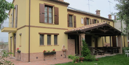 Fano/San Costanzo – Restored farmhouse