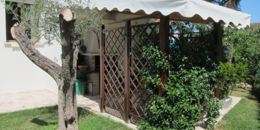 Fano Centinarola, Independent apartment with garden