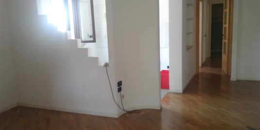 Appartamento semicentrale, 3 Camere e giardino