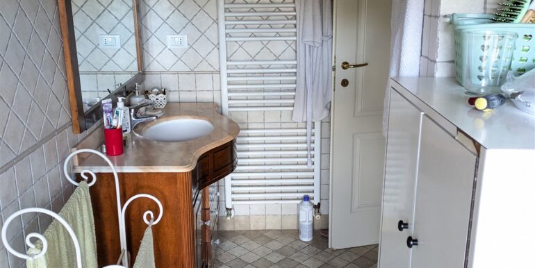 20 Bagno piano primo 2